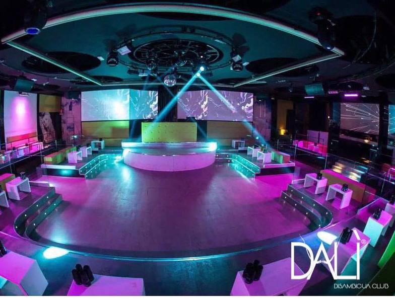 Dalì Disambigua Club, discoteca a Lonato del Garda, Brescia.